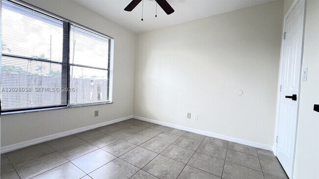 Photo - 5914 Taylor St Unit 1-2