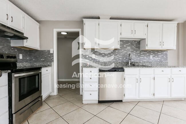 Photo - 318 W 50th St