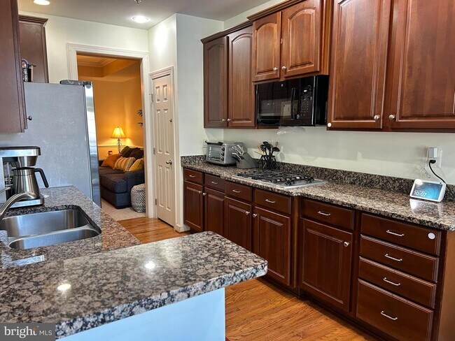 Photo - 338 Village Way