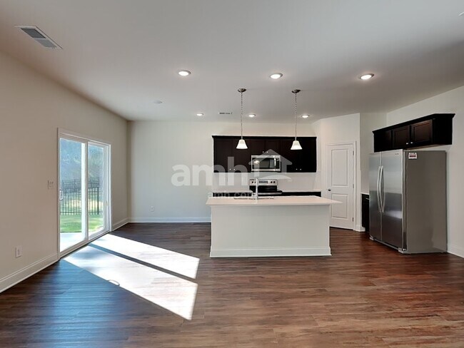 Photo - 168 Willow Ln