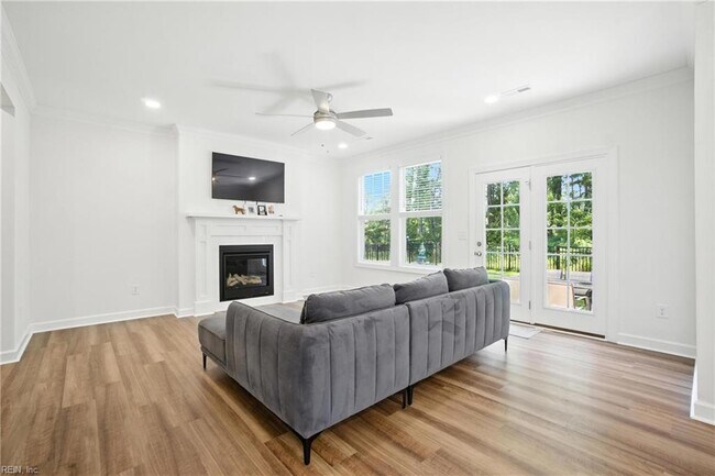 Photo - 1349 Narrow Wy