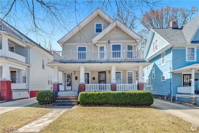 Building Photo - 1518 Ridgewood Ave Unit UPSTAIRS Rental