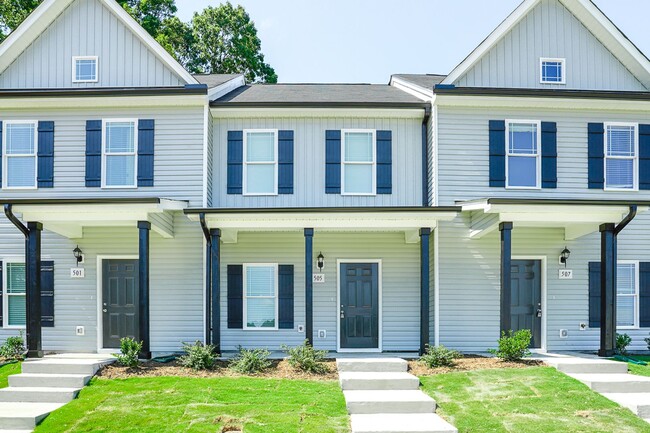 2 Bedroom Townhome -Close to Downtown Clay... - 2 Bedroom Townhome -Close to Downtown Clay...