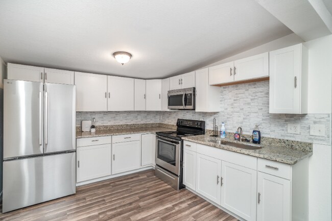 Photo - 221 Duxbury Ave