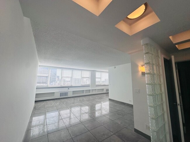 Photo - 1 Bedroom 1 Bath Ocean View Condo - Steps from Fort Lauderdale Beach! Unit 1002