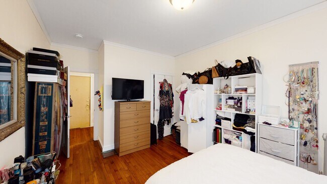 Photo - Great location; Gorgeous, Sunny 1-bed Available for 9/1!