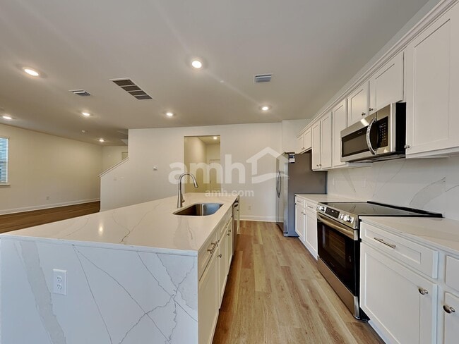 Photo - 110 Trevino Dr