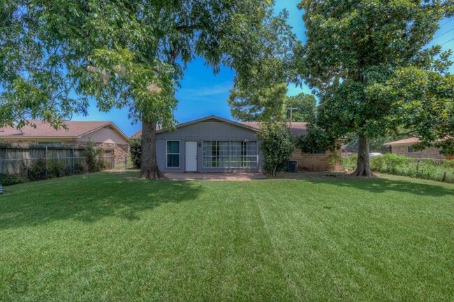 Photo - 1312 Fox St