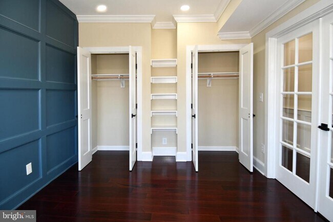 Photo - 216 S Henry St