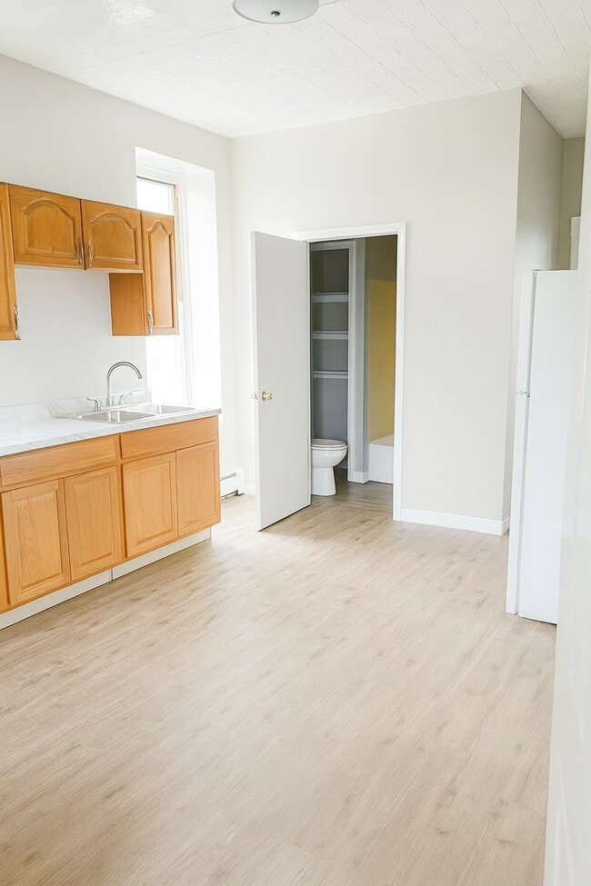 Photo - 164 Main St Unidad 3