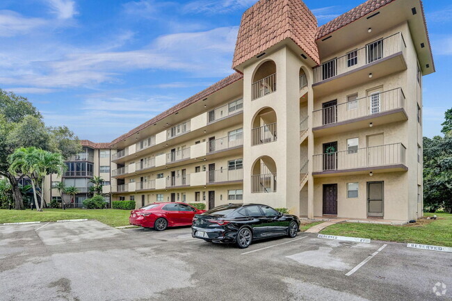 Building Photo - 6200 S Falls Cir Dr Unit 202 Rental