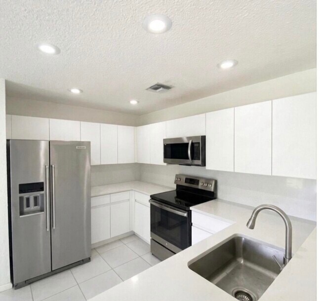 10533 Mendocino Ln