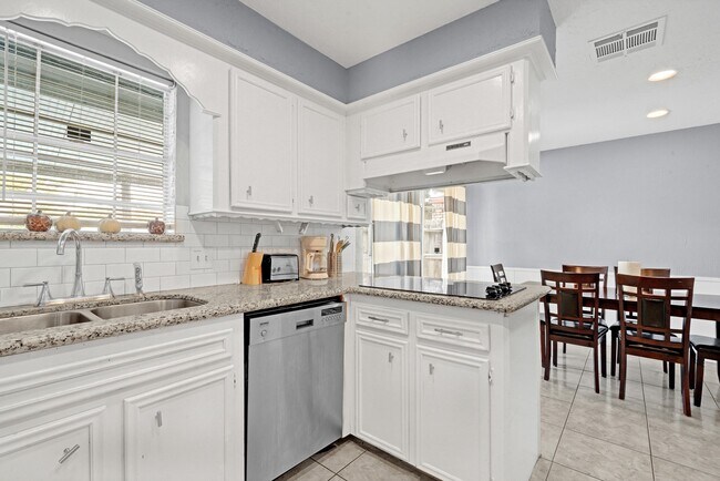 Photo - 222 Wickhamford Way