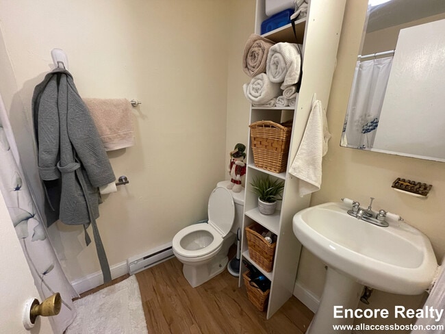 Photo - 892 Huntington Ave Unidad 3