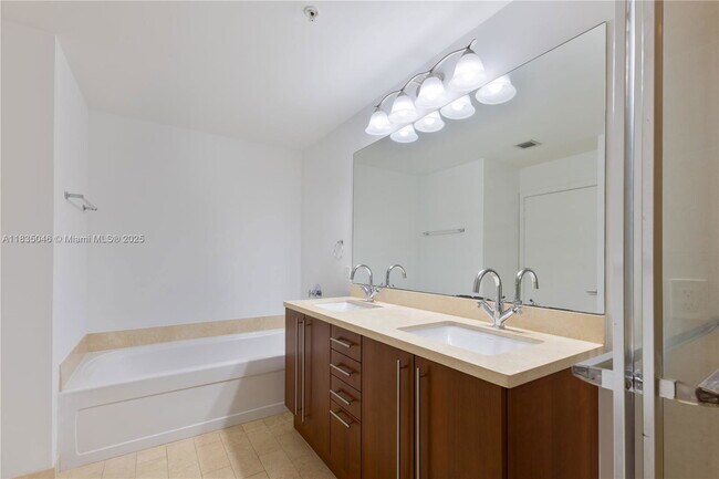 Photo - 1111 SW 1st Ave Unit 2822