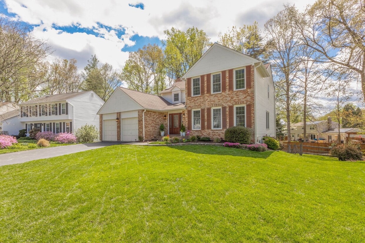 Photo - Beautiful home over 4,658 total SQFT.- 5624 Kemp Ln Burke VA