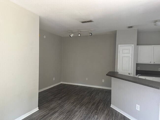 Photo - 13703 Richmond Park Dr N