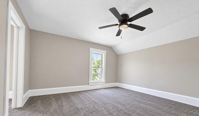 Photo - 6215 Carpenter Ave