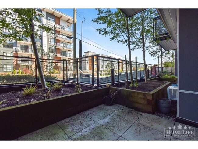 5485 Brydon Crescent Unit 105
