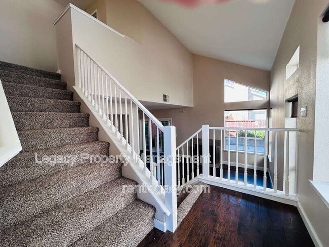 232 Redstone Cir