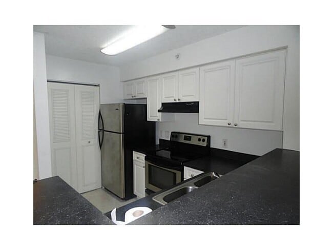 Photo - 12166 St.Andrews Pl Unidad 111
