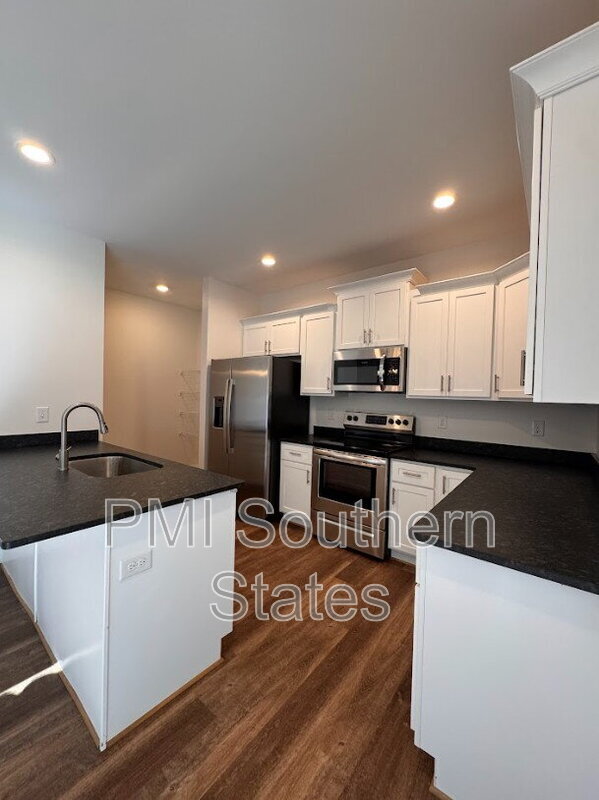 Photo - 305 Clarus Crk Wy