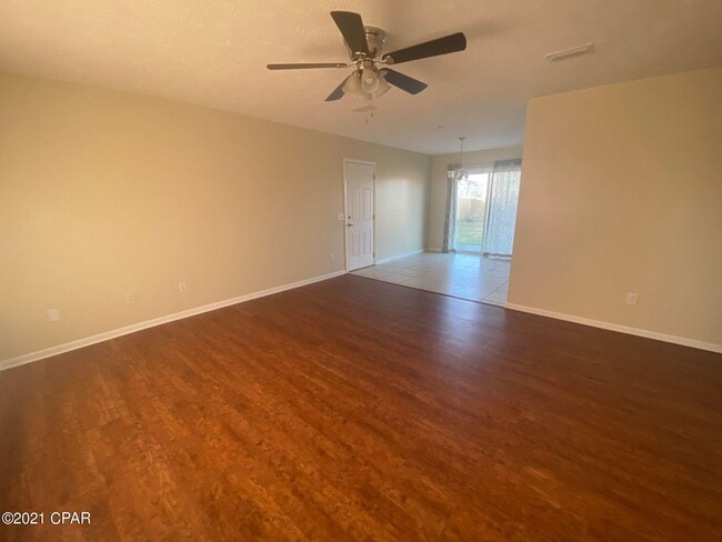 Photo - 610 E Pine Forest Dr