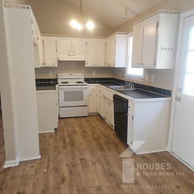 Photo - 403 Fairdale Dr