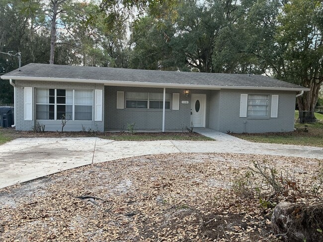 Building Photo - Winter Haven 3BR Home with Fenced Yard & Bonus Room