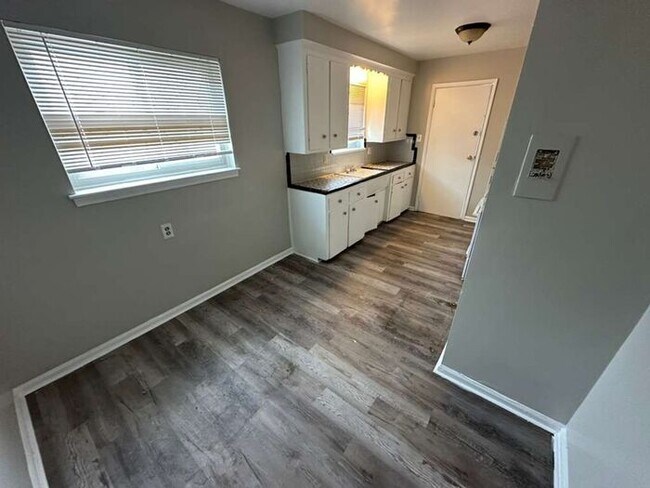 HUGE Updated Apartment with hardwood floors