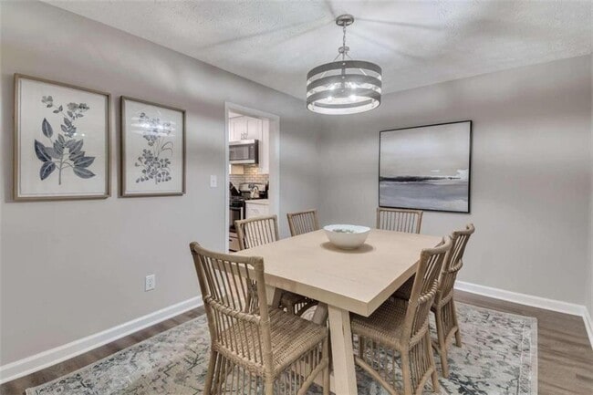 Photo - 826 Moonlit Ln NW