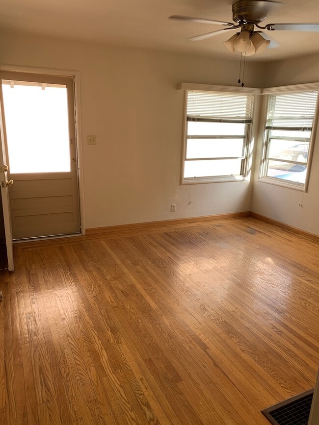 2431 Lincoln Ave Unit B