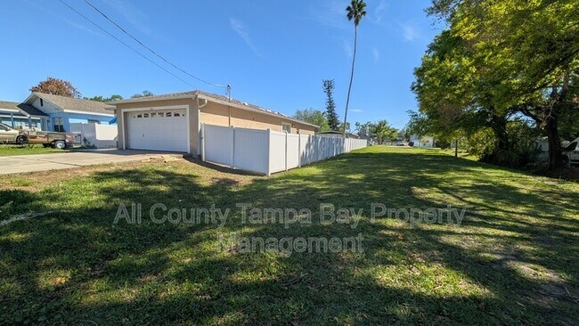 Photo - 1716 W Flora St