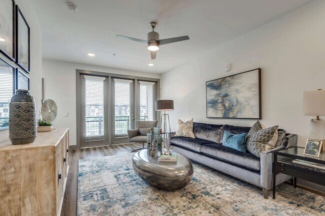 Photo - 4020 McEwen Rd