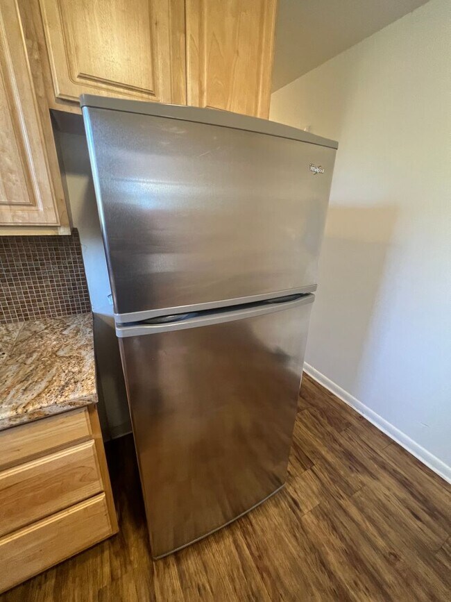 Photo - Spacious 5 Bedroom House East of Campus