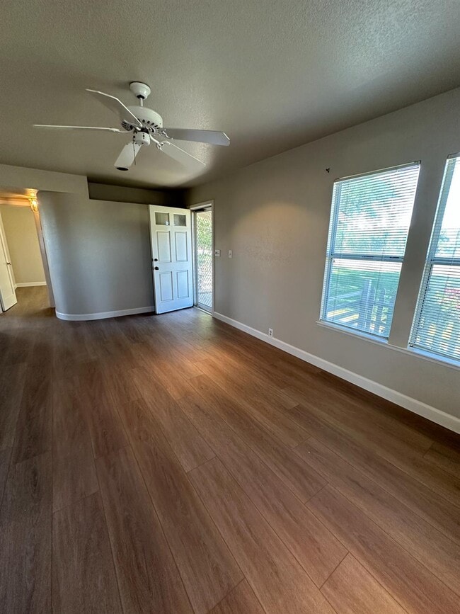 Photo - 3083 E Rose Ave