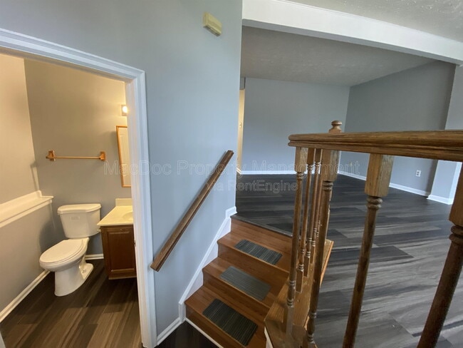 Photo - 300 Cross Ridge Ct