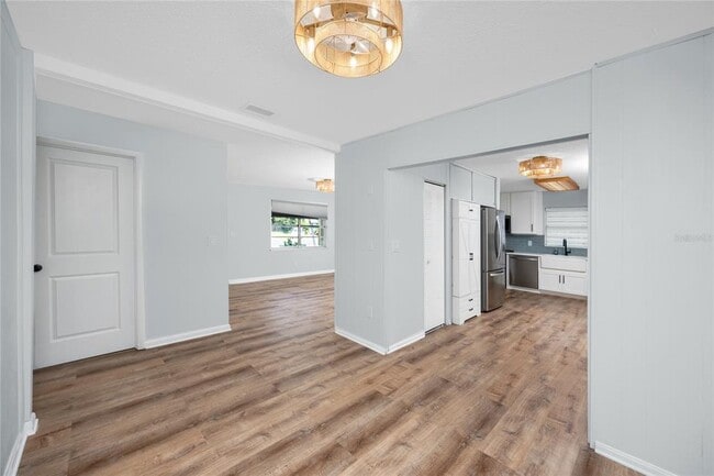 Photo - 8385 81st St