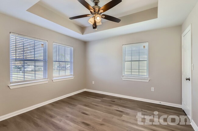 Photo - 4614 W Lake Highlands Dr