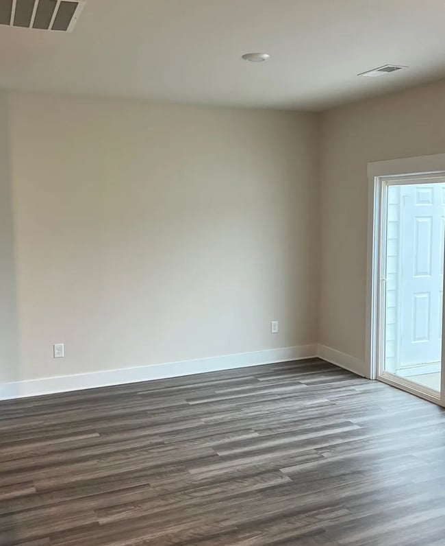 Photo - Desirable 3/2.5 Townhome Available Novembe...