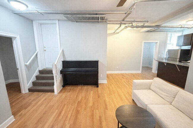 Photo - 3155 W Augusta Blvd Unit G