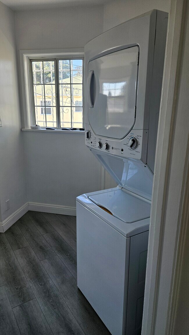 Washer and Dryer in unit - 4221 Creed Ave Unit Upper