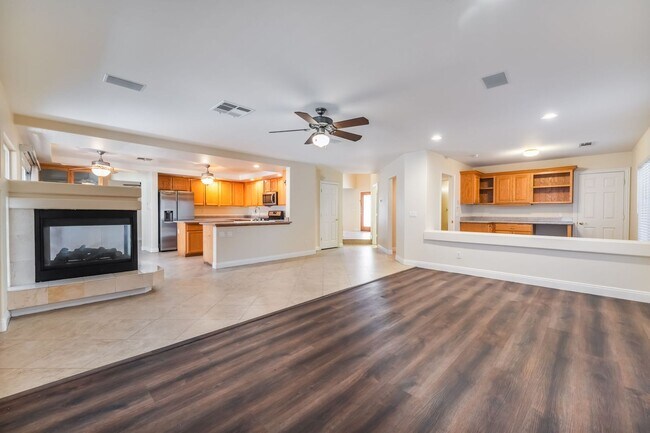 Photo - 5 bedroom home in Silverado Ranch area low upkeep yard