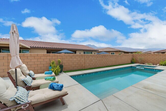 81887 Via Encinitas