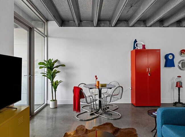 Photo - 10309-10107 107 St NW Unit SI ID1308617P