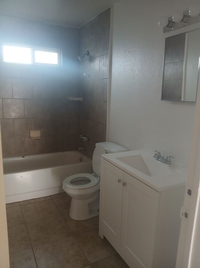 Photo - 820 Sutter Ave Unit 820 Sutter Ave. #B