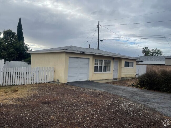 Building Photo - 10341 Parise Dr Rental