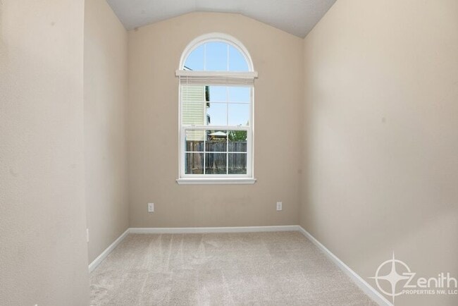 Photo - 9019 N Dogwood St