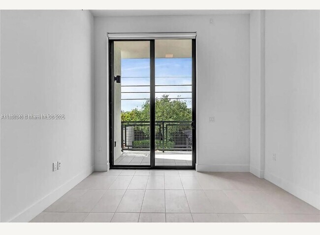 Photo - 1030 15th St Unidad 206