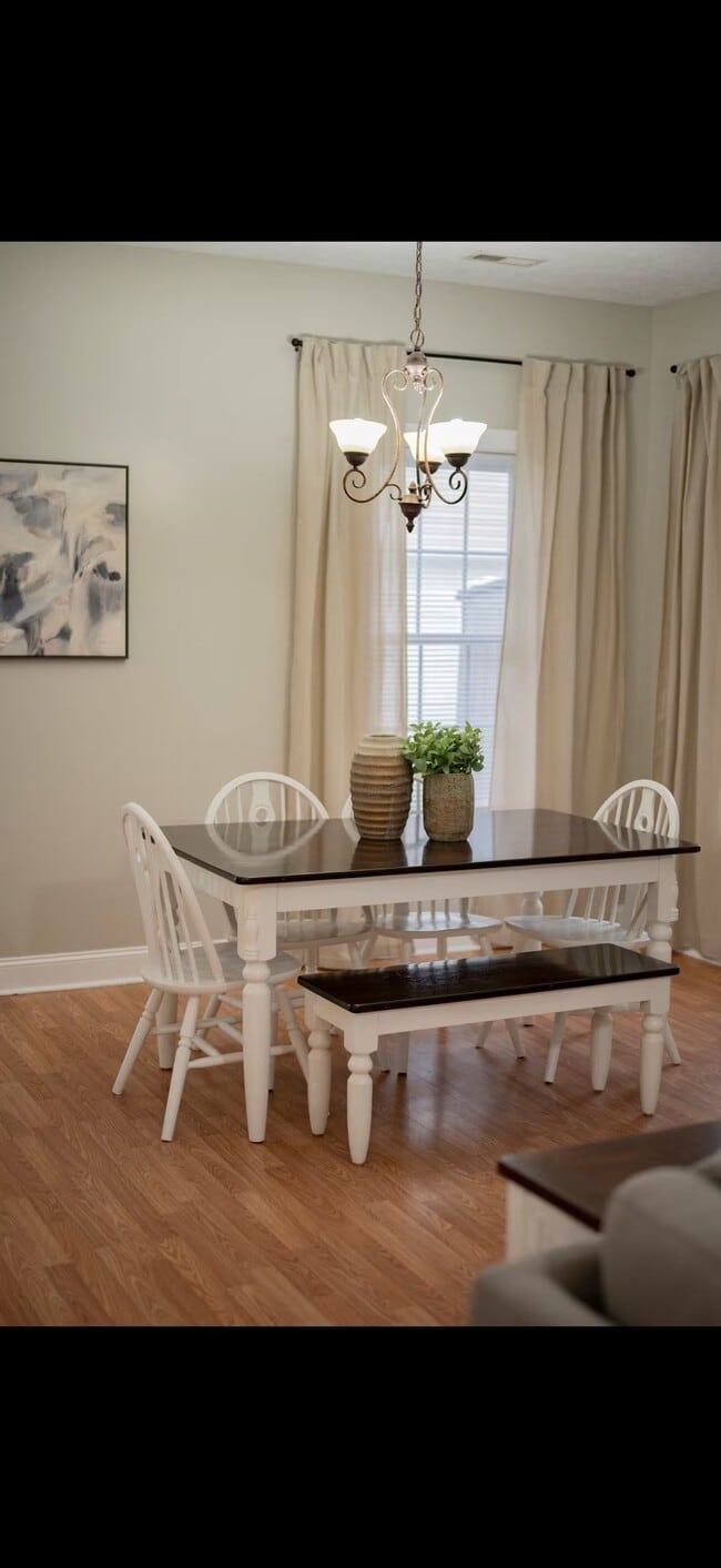 Photo - 102 Wyndpark Cir